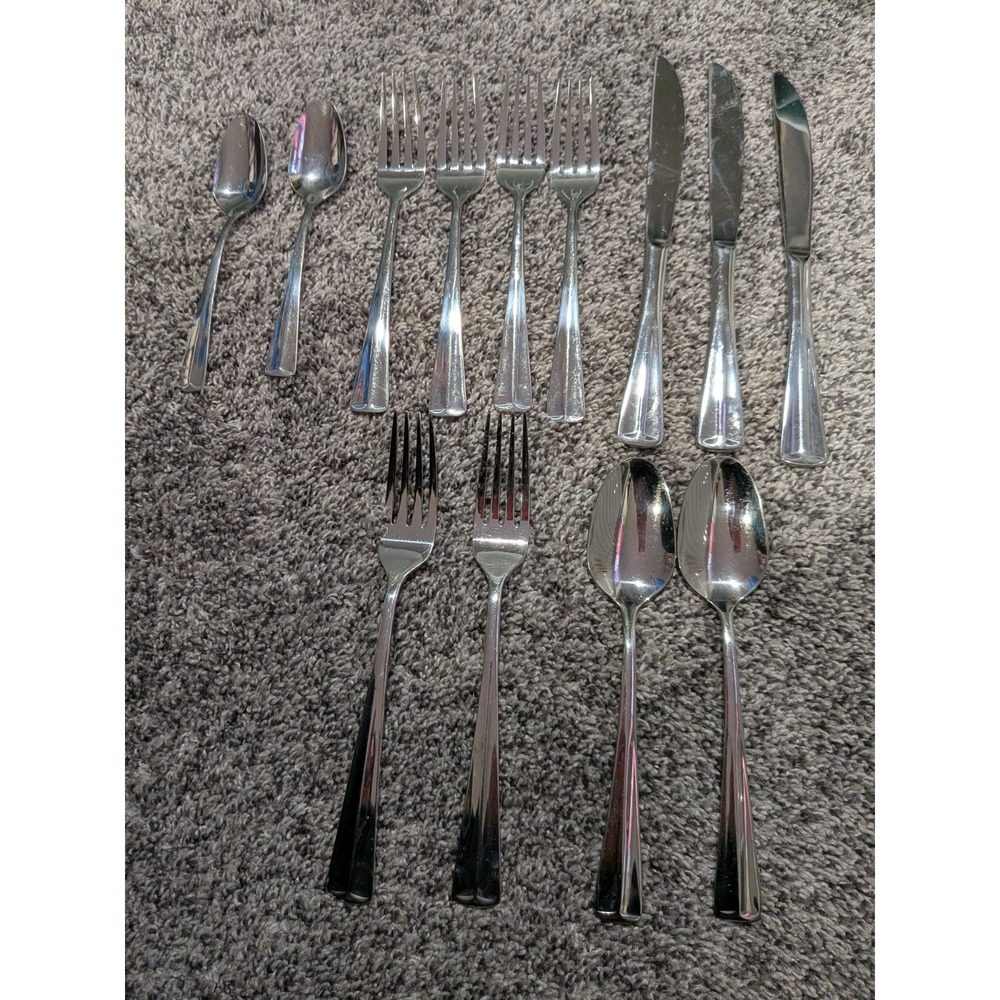 Towle Sadie Glossy Stainless Steel Flatware Salad / Dinner‎ Forks, Dinner Knives